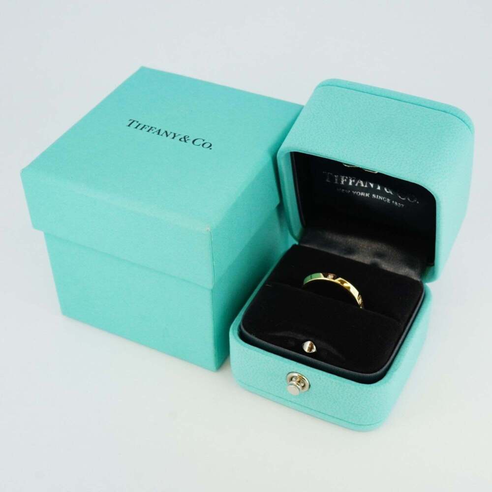 TIFFANY 18k Gold Diamond Ring - Picture 7 of 7